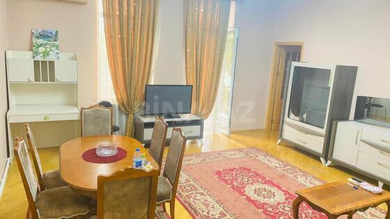 3 otaqlı Köhnə tikili, 28 May m., Bakı