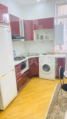 3 otaqlı Köhnə tikili, 28 May m., Bakı