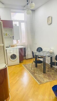 3 otaqlı Köhnə tikili, 28 May m., Bakı