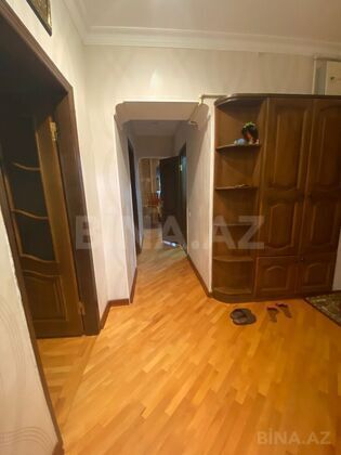 3 otaqlı Köhnə tikili, Nizami m., Bakı