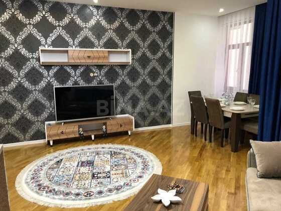 3 otaqlı Yeni tikili, Şah İsmayıl Xətai m., Bakı