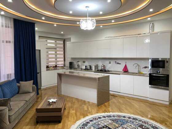 3 otaqlı Yeni tikili, Şah İsmayıl Xətai m., Bakı
