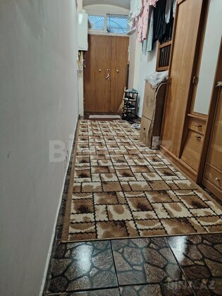 3 otaqlı Köhnə tikili, Nizami m., Bakı