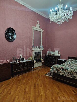 3 otaqlı Köhnə tikili, Nizami m., Bakı