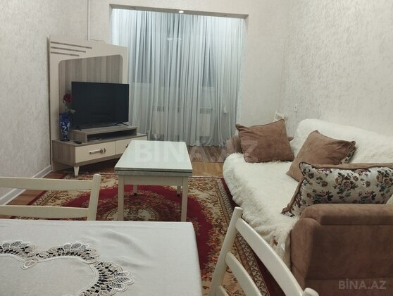 3 otaqlı Köhnə tikili, Köhnə Günəşli q., Bakı