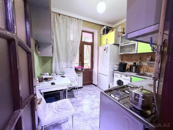 3 otaqlı Köhnə tikili, Elmlər Akademiyası m., Bakı
