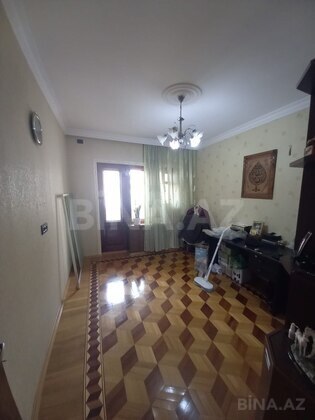4 otaqlı Köhnə tikili, Binəqədi r., Bakı