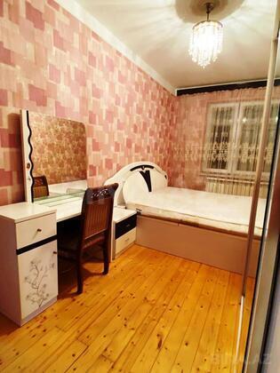 3 otaqlı Köhnə tikili, Gənclik m., Bakı