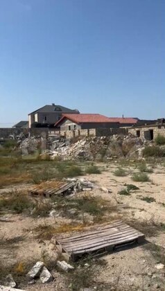 Torpaq Pirşağı q., Bakı