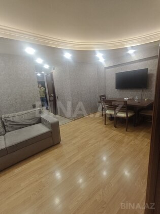 3 otaqlı Köhnə tikili, Şah İsmayıl Xətai m., Bakı