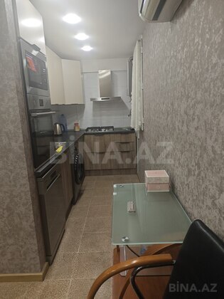 3 otaqlı Köhnə tikili, Şah İsmayıl Xətai m., Bakı