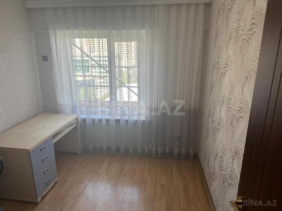 3 otaqlı Köhnə tikili, Şah İsmayıl Xətai m., Bakı