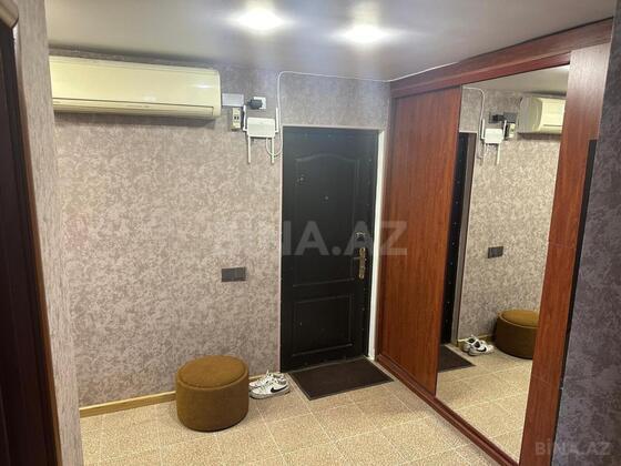 3 otaqlı Köhnə tikili, Şah İsmayıl Xətai m., Bakı