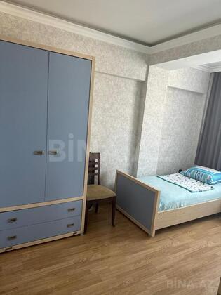 3 otaqlı Köhnə tikili, Şah İsmayıl Xətai m., Bakı