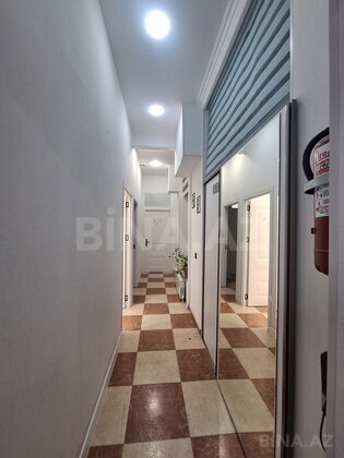 4 otaqlı Köhnə tikili, İnşaatçılar m., Bakı