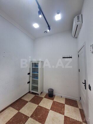 4 otaqlı Köhnə tikili, İnşaatçılar m., Bakı