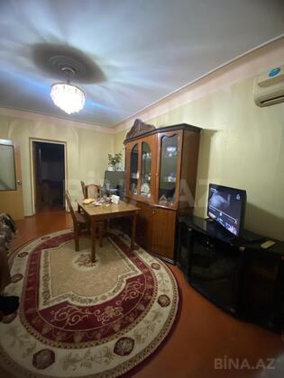 3 otaqlı Köhnə tikili, Elmlər Akademiyası m., Bakı