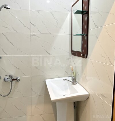 2 otaqlı Köhnə tikili, İnşaatçılar m., Bakı