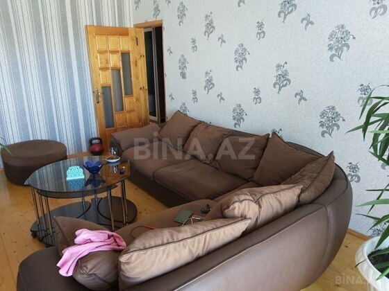 4 otaqlı Köhnə tikili, Yeni Günəşli q., Bakı