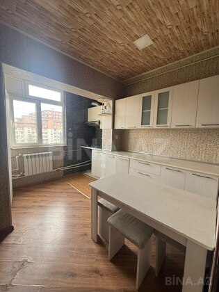 4 otaqlı Köhnə tikili, Əhmədli m., Bakı