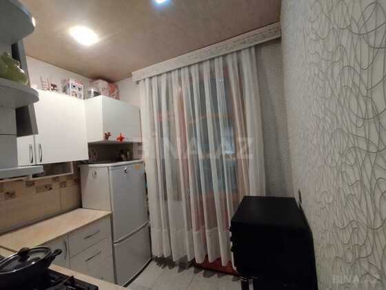 3 otaqlı Köhnə tikili, Memar Əcəmi m., Bakı