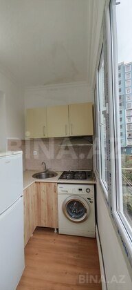 3 otaqlı Köhnə tikili, Memar Əcəmi m., Bakı