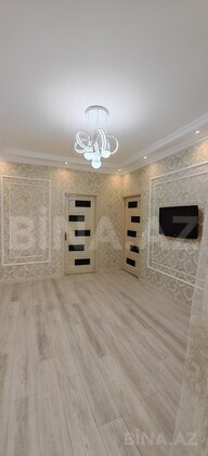 3 otaqlı Köhnə tikili, Memar Əcəmi m., Bakı