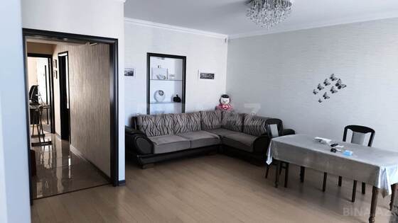 3 otaqlı Köhnə tikili, Bayıl q., Bakı