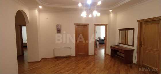 4 otaqlı Yeni tikili, Nizami m., Bakı