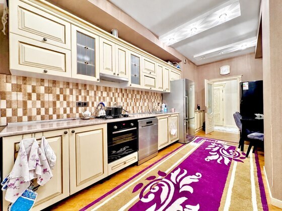3 otaqlı Yeni tikili, Qara Qarayev m., Bakı