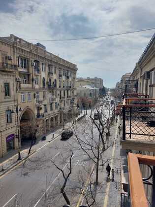 3 otaqlı Köhnə tikili, 28 May m., Bakı
