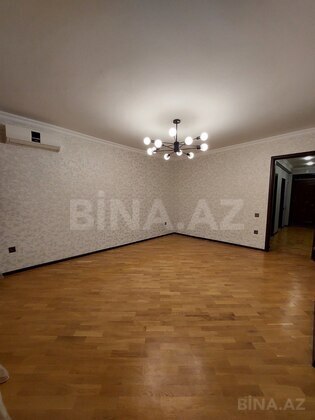 3 otaqlı Köhnə tikili, 28 May m., Bakı