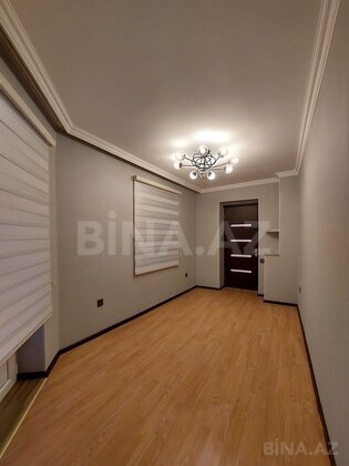 3 otaqlı Köhnə tikili, 28 May m., Bakı