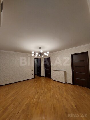 3 otaqlı Köhnə tikili, 28 May m., Bakı