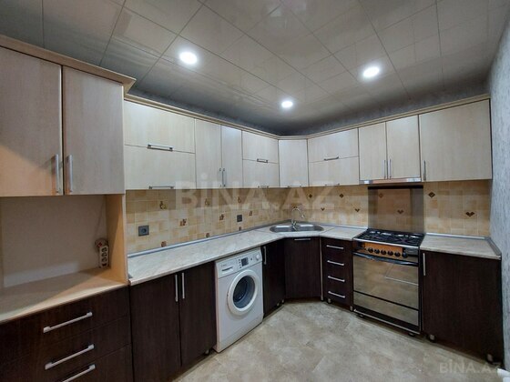 3 otaqlı Köhnə tikili, 28 May m., Bakı
