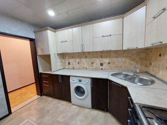 3 otaqlı Köhnə tikili, 28 May m., Bakı