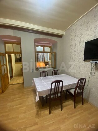 3 otaqlı Köhnə tikili, İçəri Şəhər m., Bakı