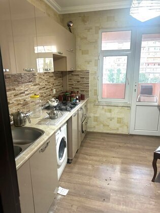 5 otaqlı Köhnə tikili, Yeni Günəşli q., Bakı