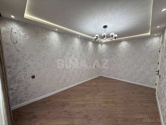 3 otaqlı Köhnə tikili, Koroğlu m., Bakı