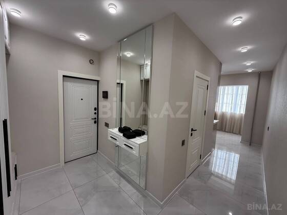 3 otaqlı Köhnə tikili, Koroğlu m., Bakı