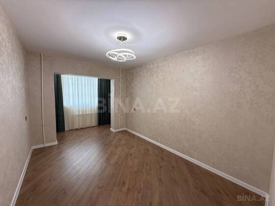 3 otaqlı Köhnə tikili, Koroğlu m., Bakı