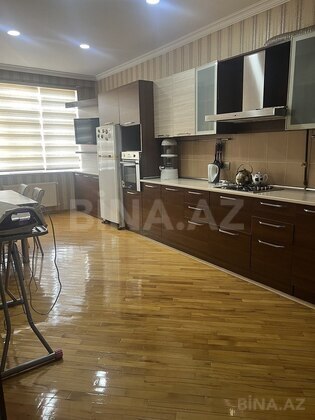 3 otaqlı Yeni tikili, 8 Noyabr m., Bakı