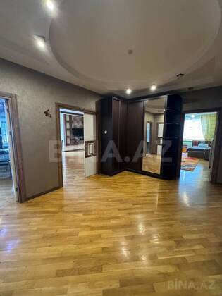 3 otaqlı Yeni tikili, Şah İsmayıl Xətai m., Bakı
