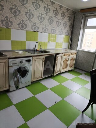 2 otaqlı Köhnə tikili, Xalqlar Dostluğu m., Bakı