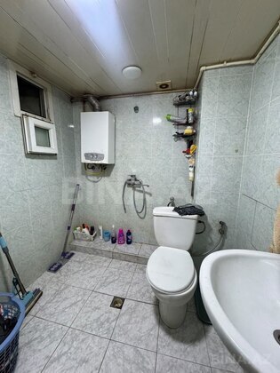 2 otaqlı Köhnə tikili, Qara Qarayev m., Bakı