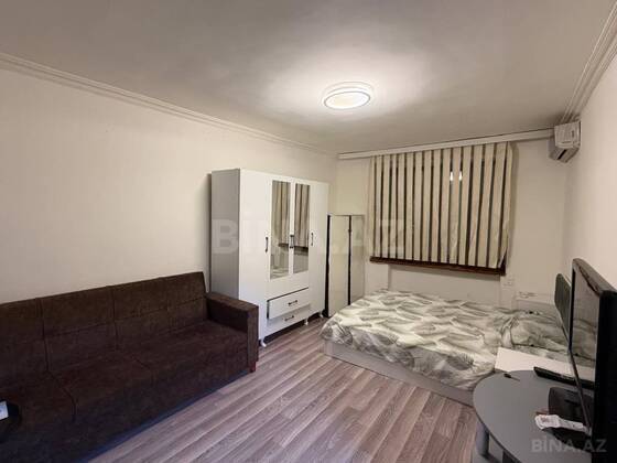 1 otaqlı Köhnə tikili, Elmlər Akademiyası m., Bakı