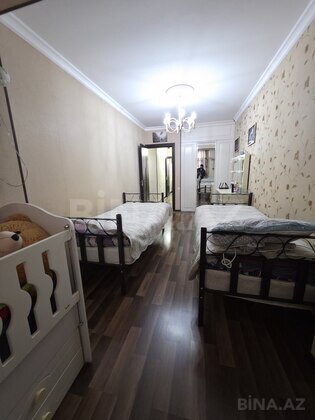 3 otaqlı Köhnə tikili, Bakıxanov q., Bakı