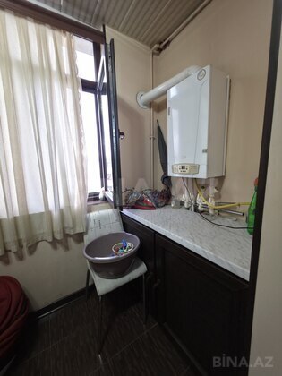 3 otaqlı Köhnə tikili, Bakıxanov q., Bakı