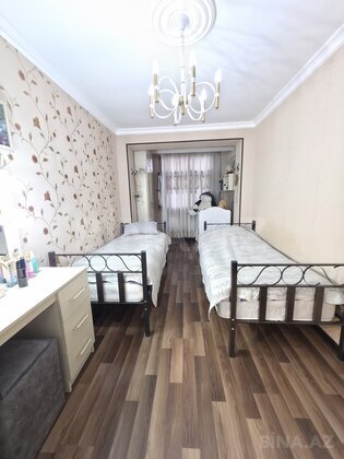 3 otaqlı Köhnə tikili, Bakıxanov q., Bakı