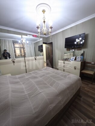 3 otaqlı Köhnə tikili, Bakıxanov q., Bakı